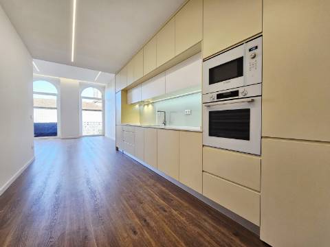 Apartamento T2 Totalmente Remodelado no Centro Histórico de Penafiel