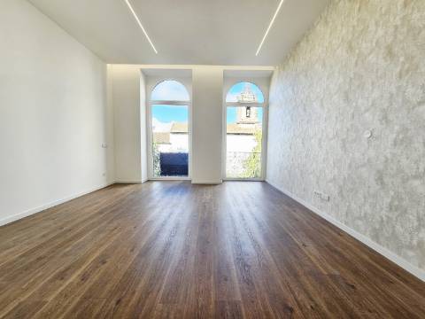 Apartamento T2 Totalmente Remodelado no Centro Histórico de Penafiel