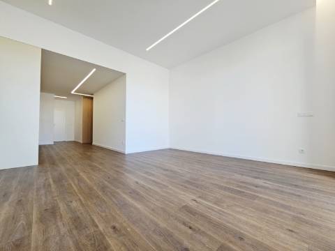 Apartamento T2 Totalmente Remodelado no Centro Histórico de Penafiel
