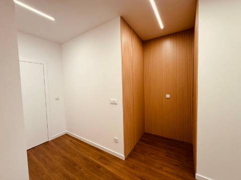Apartamento T2 Totalmente Remodelado no Centro Histórico de Penafiel