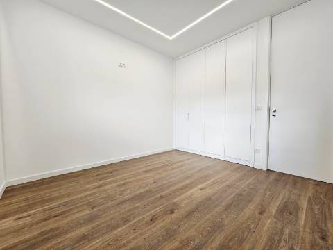 Apartamento T2 Totalmente Remodelado no Centro Histórico de Penafiel