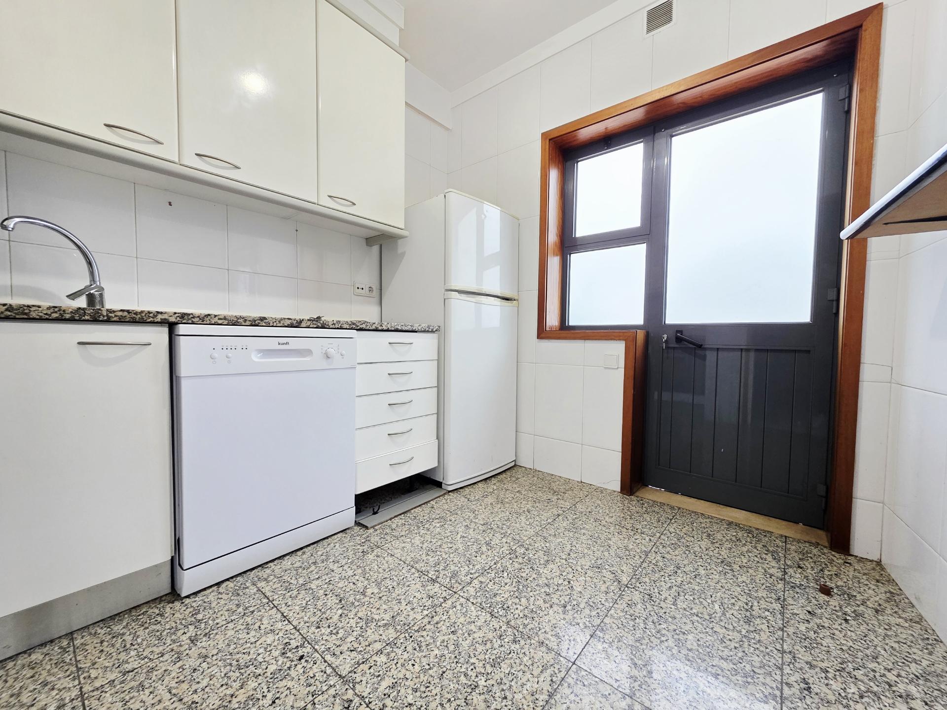 Apartamento T2| Terraço| Garagem Fechada