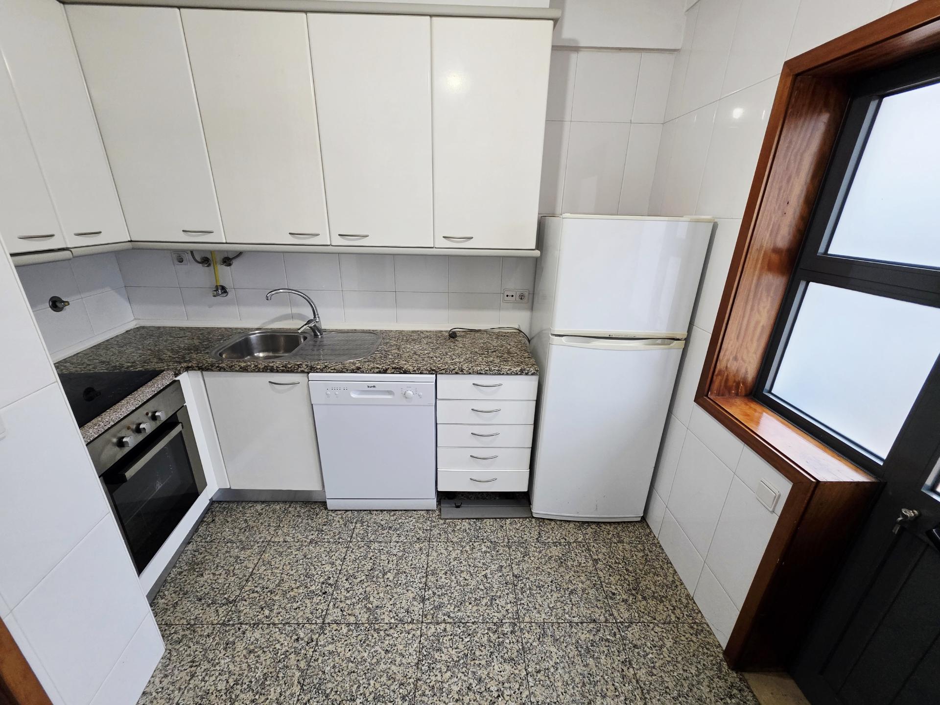 Apartamento T2| Terraço| Garagem Fechada