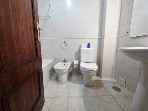 Apartamento T2| Terraço| Garagem Fechada