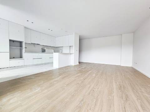 T3 Novo| Gueifães| Suite| G. Fechada 2 Carros