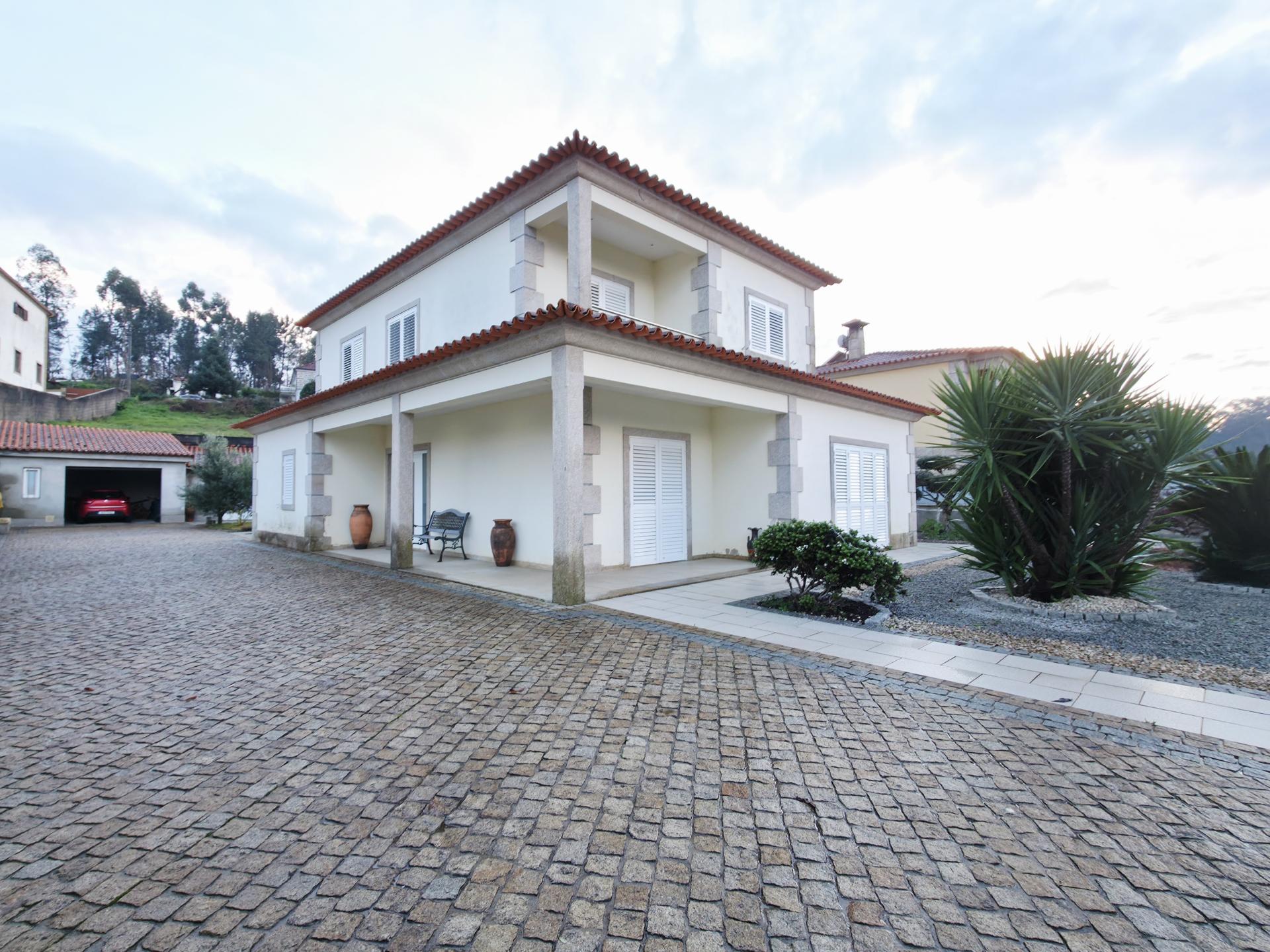 Moradia Independente de 4 Frentes | Junto ao Monverde Wine Experience Hotel | Telões, Amarante