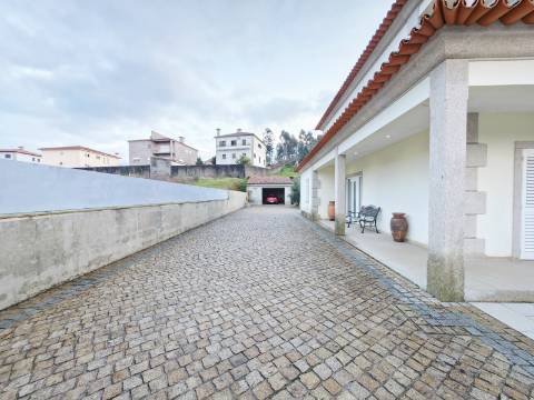 Moradia Independente de 4 Frentes | Junto ao Monverde Wine Experience Hotel | Telões, Amarante
