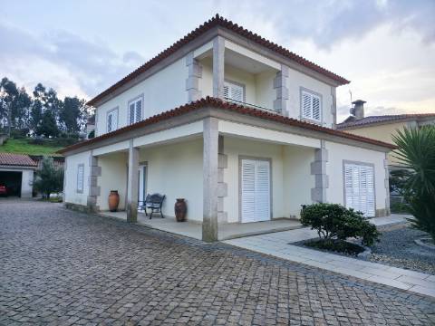 Moradia Independente de 4 Frentes | Junto ao Monverde Wine Experience Hotel | Telões, Amarante