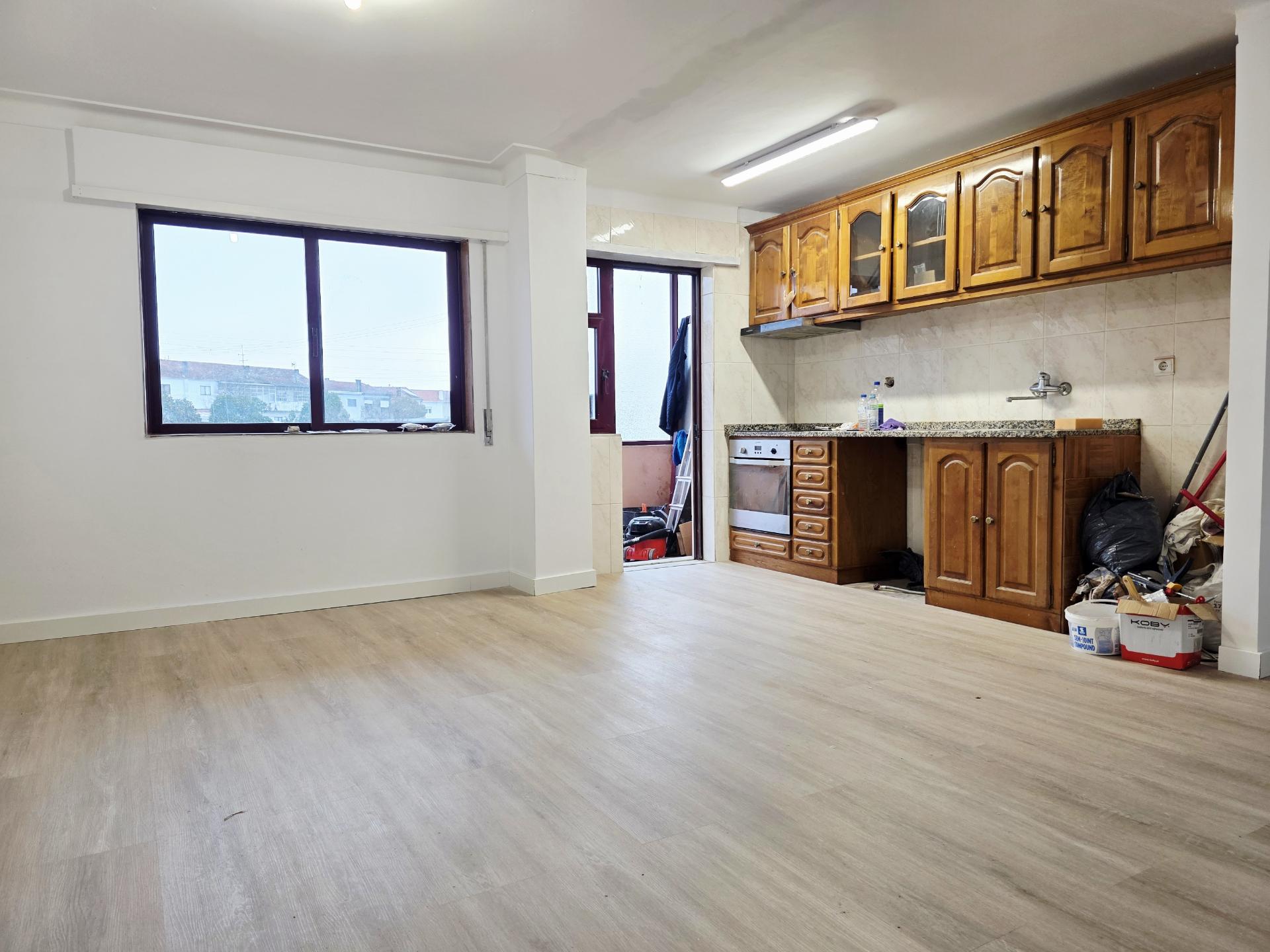 T2 Rio Tinto| Remodelado| Varanda| Arrumo