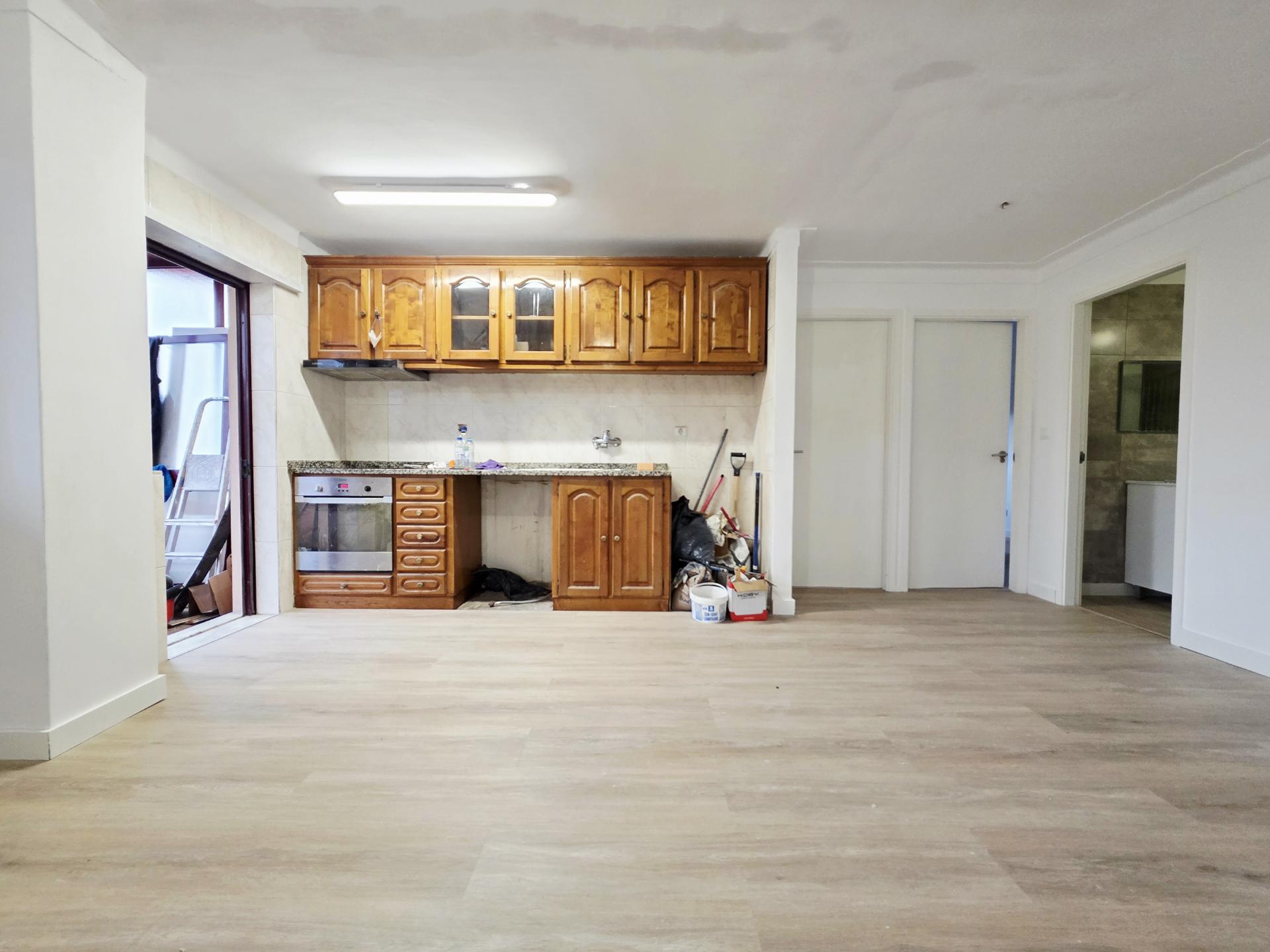 T2 Rio Tinto| Remodelado| Varanda| Arrumo