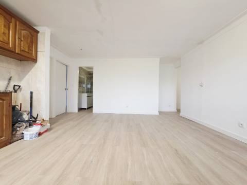 T2 Rio Tinto| Remodelado| Varanda| Arrumo