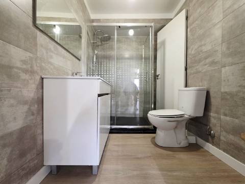 T2 Rio Tinto| Remodelado| Varanda| Arrumo