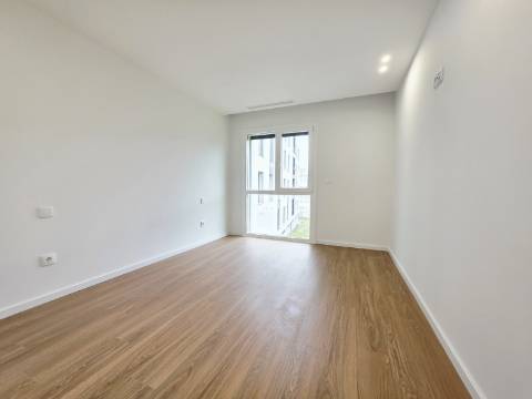 T1 Novo| Gueifães| Varanda| G. Fechada