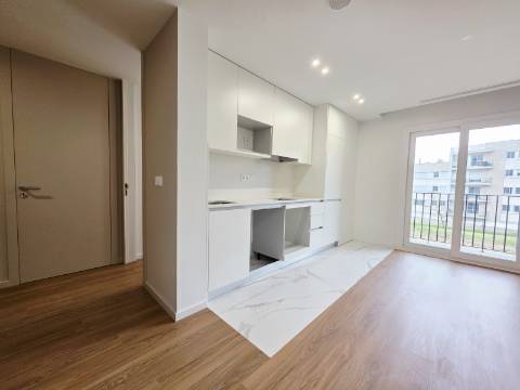 T1 Novo| Gueifães| Varanda| G. Fechada