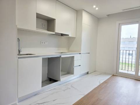 T1 Novo| Gueifães| Varanda| G. Fechada