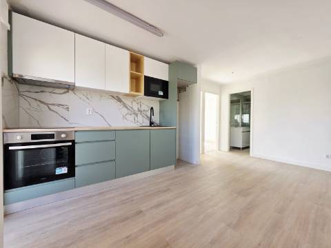 T2 Rio Tinto| Remodelado| Varanda| Arrumo