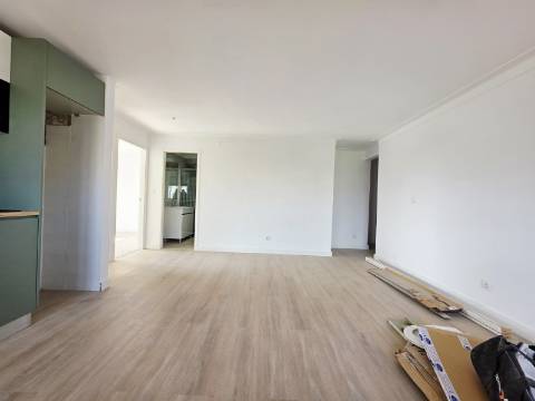 T2 Rio Tinto| Remodelado| Varanda| Arrumo