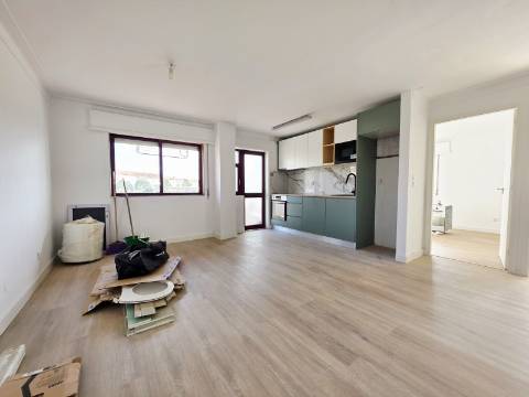 T2 Rio Tinto| Remodelado| Varanda| Arrumo