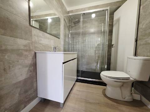 T2 Rio Tinto| Remodelado| Varanda| Arrumo