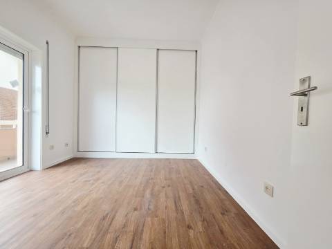 T3 Aguas Santas| 3 Frentes| Garagem Fechada| Totalmente Renovado