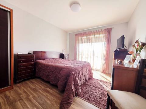 Moradia T3| 3 Frentes| Armazém| Centro de Sao Pedro da Cova