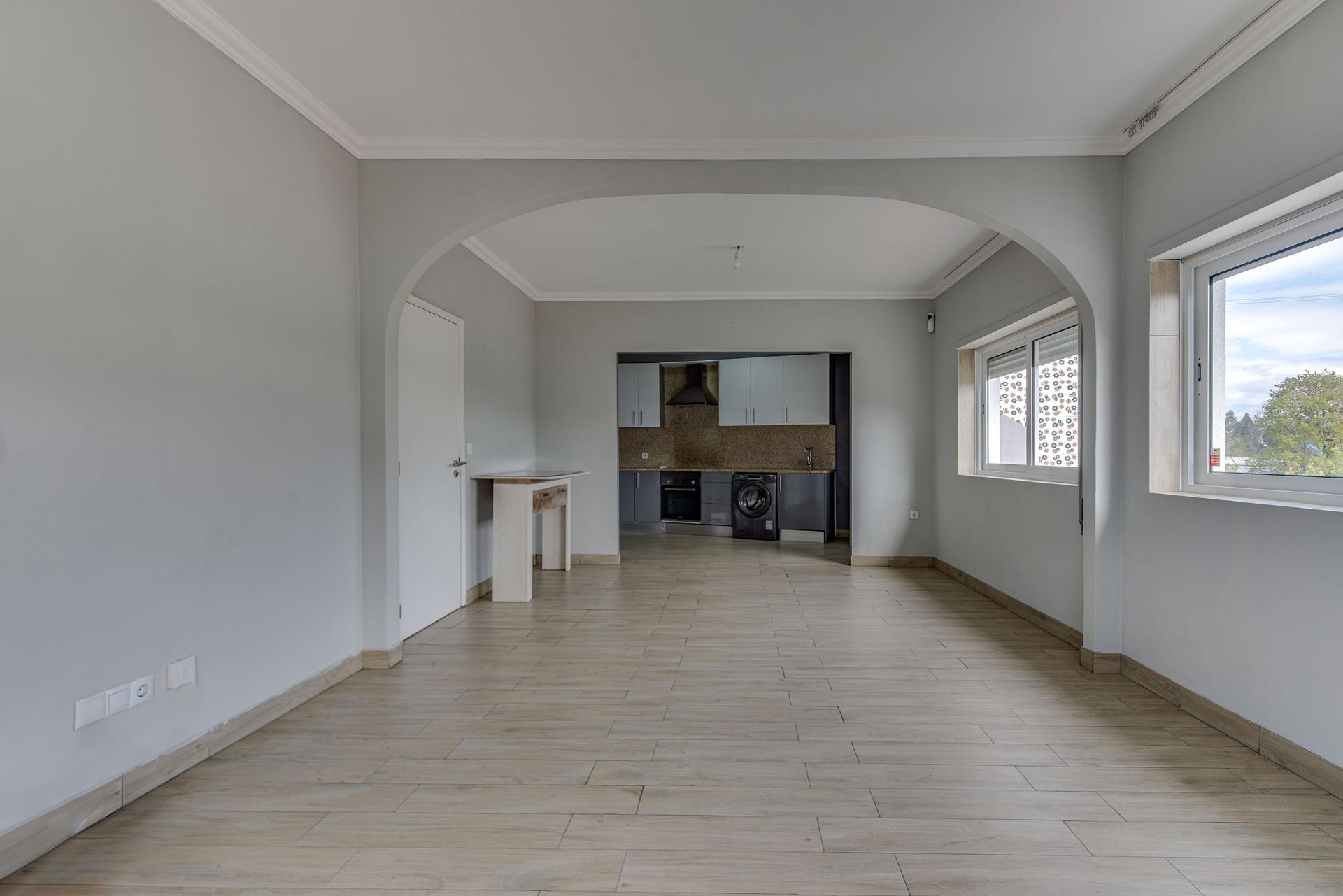 Andar Moradia T3| 3 Frentes| 2 Garagens fechadas