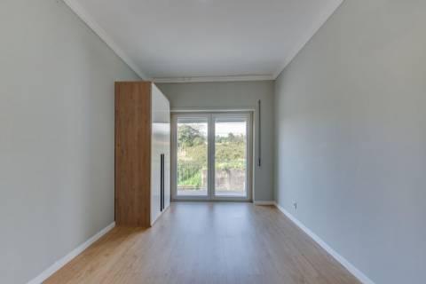 Andar Moradia T3| 3 Frentes| 2 Garagens fechadas