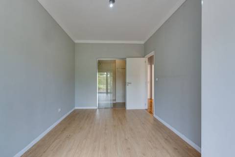 Andar Moradia T3| 3 Frentes| 2 Garagens fechadas