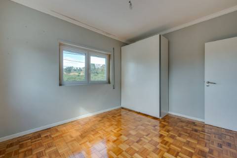 Andar Moradia T3| 3 Frentes| 2 Garagens fechadas