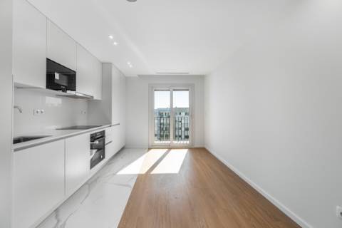 T1 Novo| Gueifães| Varanda| G. Fechada