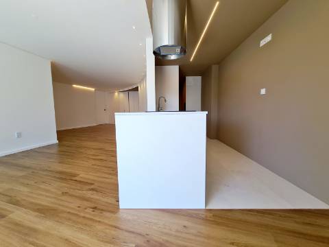 T3 Novos| Sense 67| 2 Suites| G.Fechada
