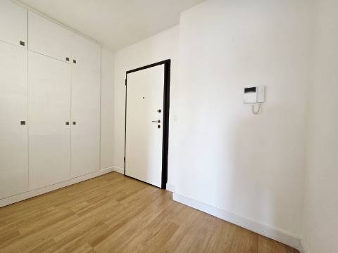 T2 Rio Tinto| Centro| L Garagem| Oportunidade