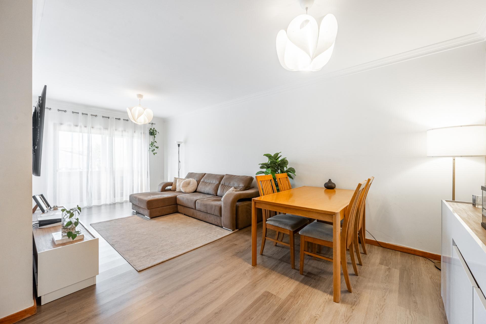 Apartamento T2+1 com Garagem e Arrumos