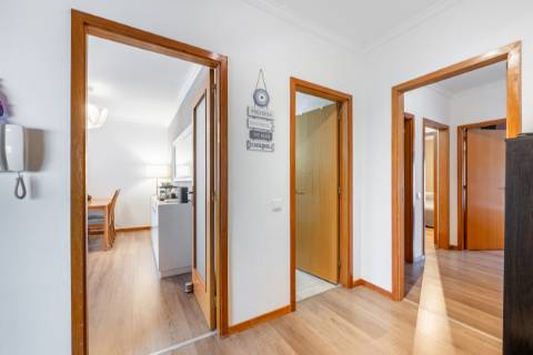 Apartamento T2+1 com Garagem e Arrumos
