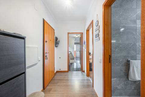 Apartamento T2+1 com Garagem e Arrumos