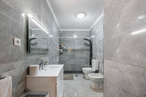 Apartamento T2+1 com Garagem e Arrumos