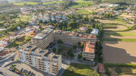 Apartamento T2+1 com Garagem e Arrumos