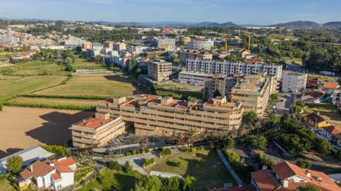 Apartamento T2+1 com Garagem e Arrumos