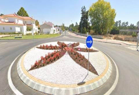  terreno: 192.50m2, área bruta de construção: 232.00m2, em Vila Nova de Santo André.