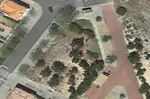  terreno: 192.50m2, área bruta de construção: 232.00m2, em Vila Nova de Santo André.