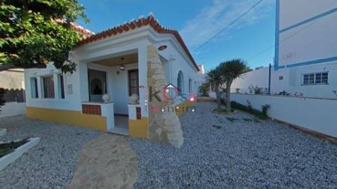 Moradia V2, em Santiago do Cacém. 