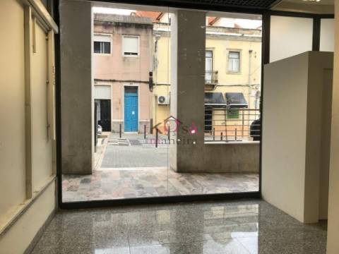 Loja na Avenidas Novas-Lisboa