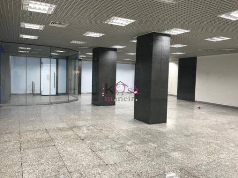 Loja na Avenidas Novas-Lisboa