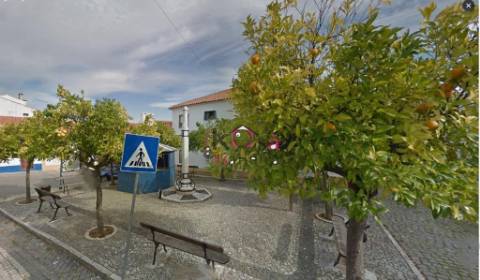 Moradia com uma área total de 403 metros quadrados