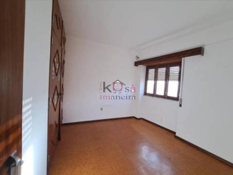 Moradia com uma área total de 403 metros quadrados