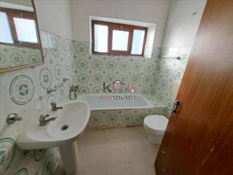 Moradia com uma área total de 403 metros quadrados