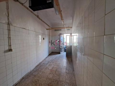 Moradia com uma área total de 403 metros quadrados