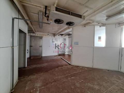 Moradia com uma área total de 403 metros quadrados