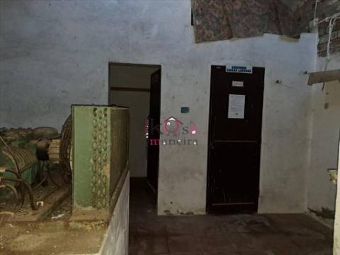 Moradia com uma área total de 403 metros quadrados