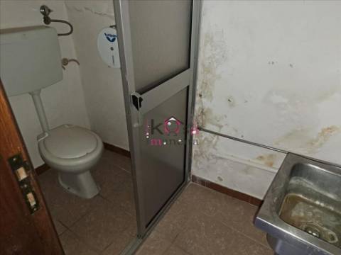 Moradia com uma área total de 403 metros quadrados